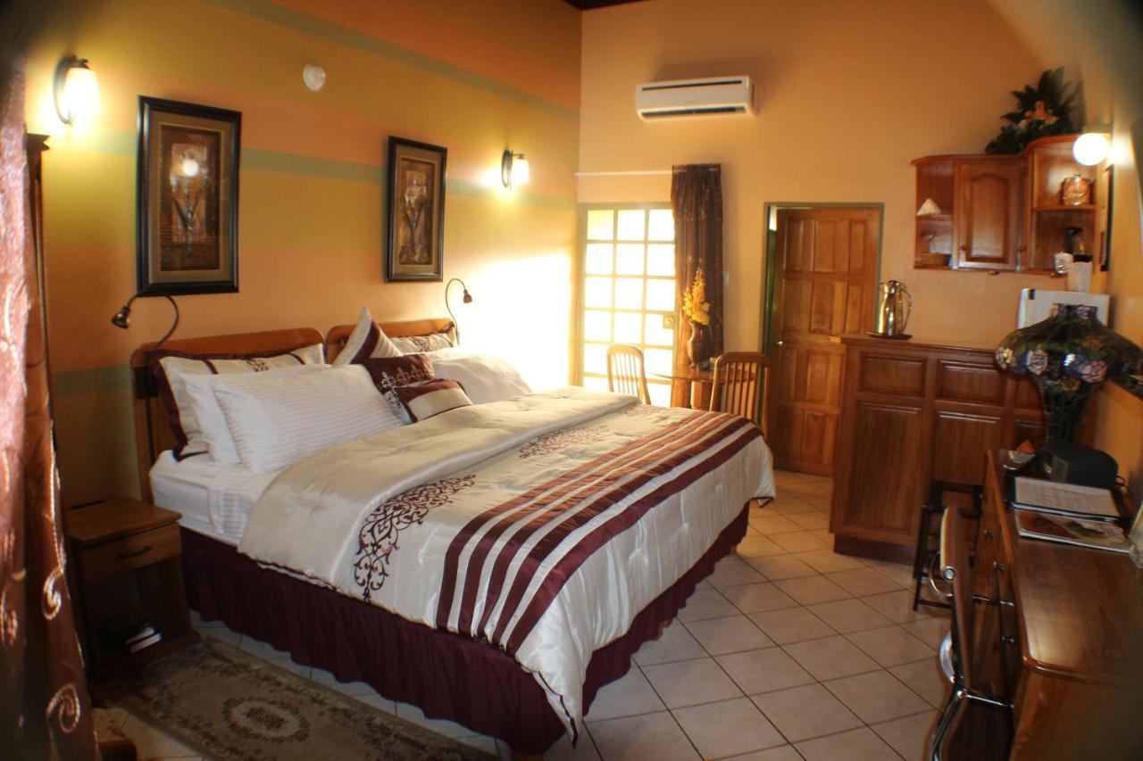 Bed and Breakfast Native Abode Bon Accord Village Zewnętrze zdjęcie