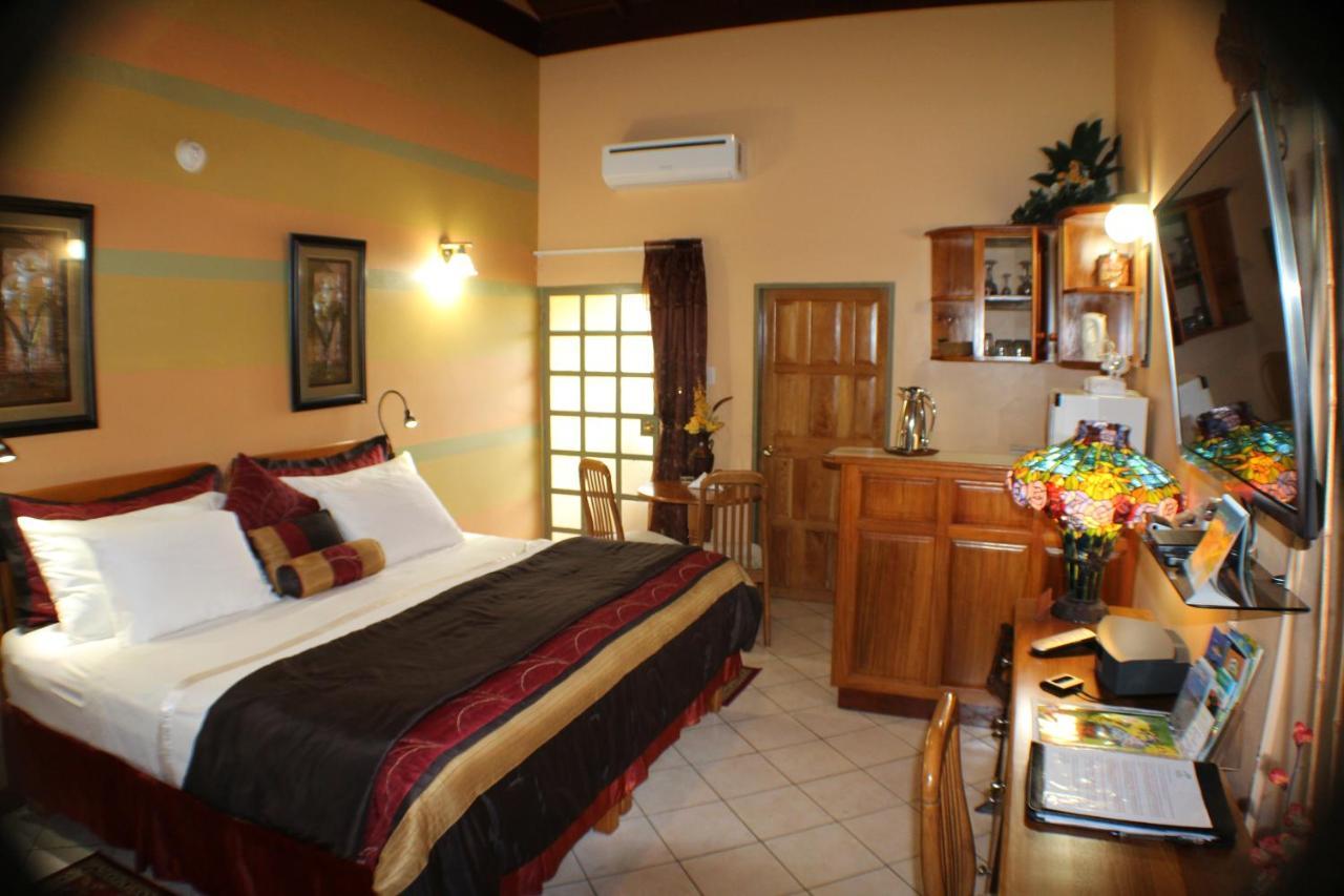 Bed and Breakfast Native Abode Bon Accord Village Zewnętrze zdjęcie
