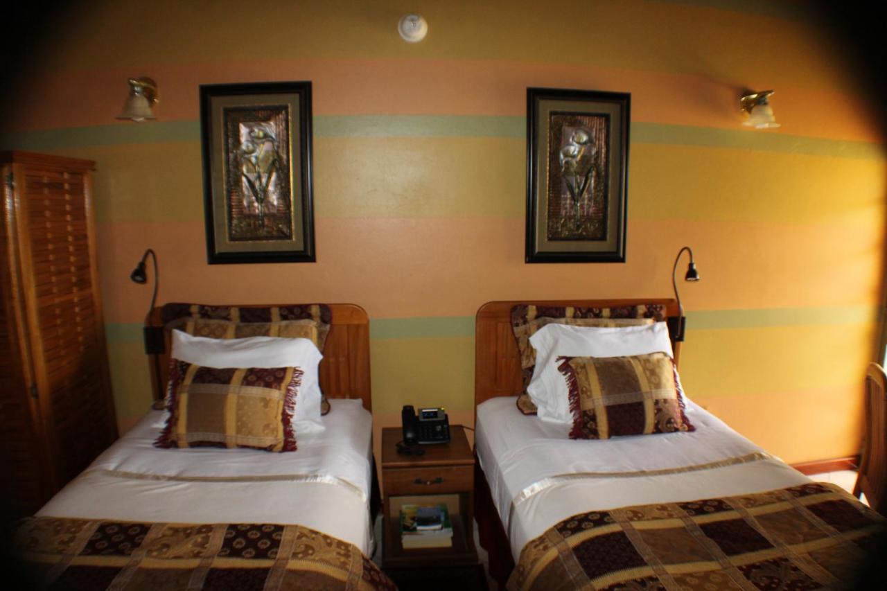 Bed and Breakfast Native Abode Bon Accord Village Zewnętrze zdjęcie